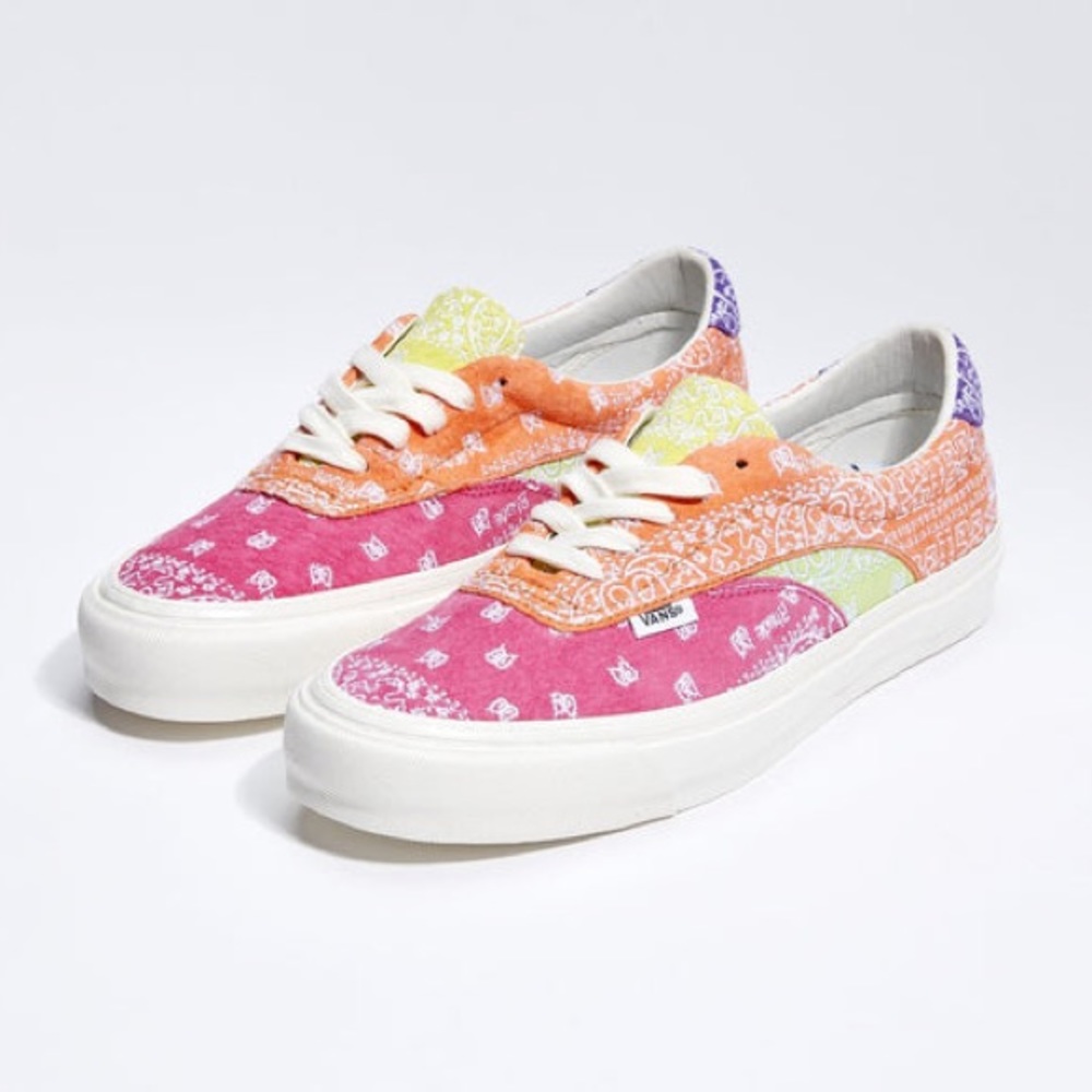 VAULT X ACER NI SP - BANDANA/NEON

Rhude x Vans Acer Ni SP 'Bandana ‑ Multi'